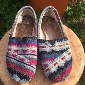 Women’s Fur-Lined Aztec Print Toms size 8